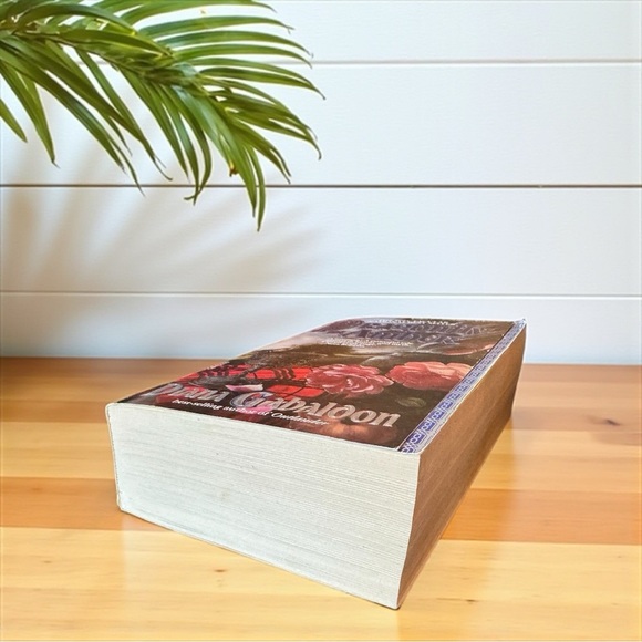 Dragonfly in Amber by Diana Gabaldon – Vintage 1992 Paperback – Outlander Book 2 - Picture 6 of 9